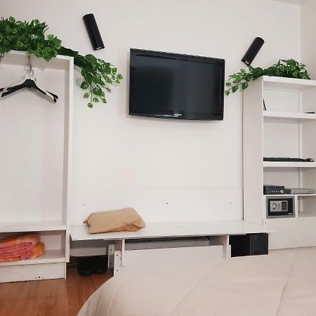 רג'יו די קאלאבריה Rooms2Rent מראה חיצוני תמונה