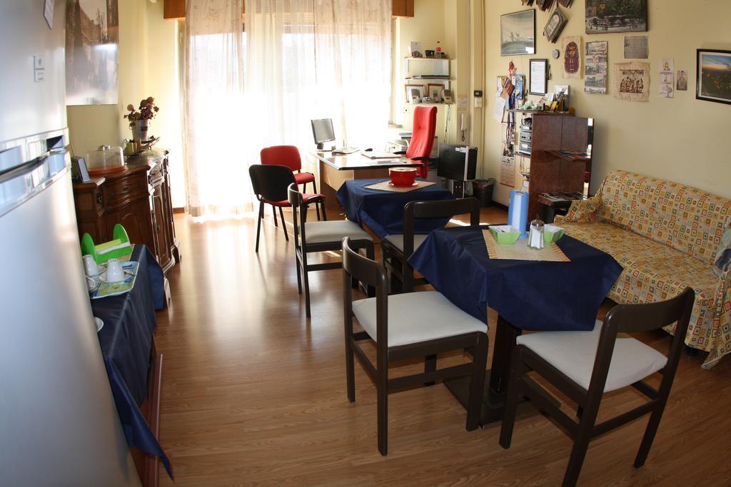 רג'יו די קאלאבריה Rooms2Rent מראה חיצוני תמונה