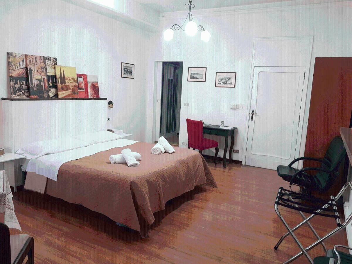 רג'יו די קאלאבריה Rooms2Rent מראה חיצוני תמונה
