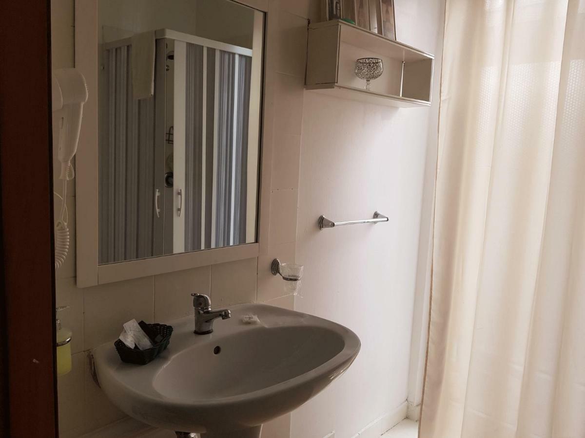 רג'יו די קאלאבריה Rooms2Rent מראה חיצוני תמונה