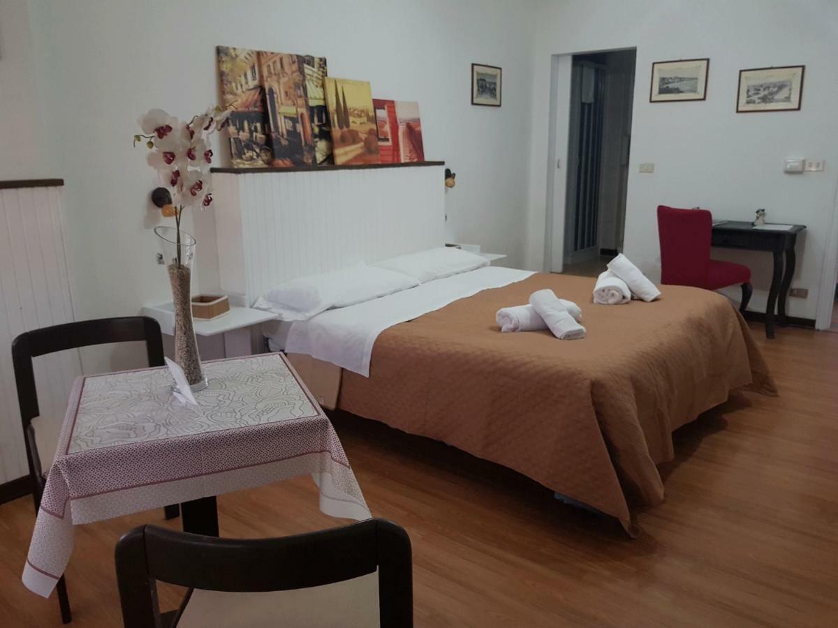 רג'יו די קאלאבריה Rooms2Rent מראה חיצוני תמונה